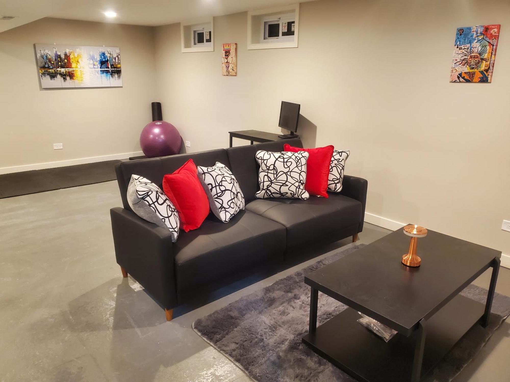 3 Level 10 Min To The Beach, Near Downtown